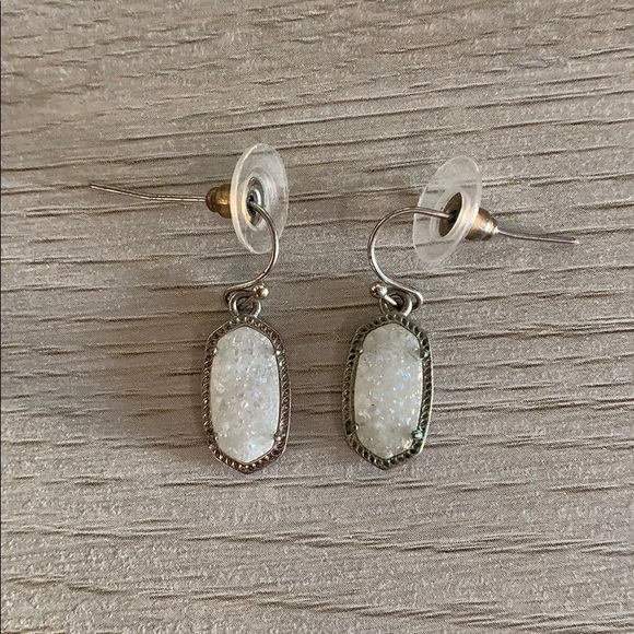 Kendra Scott Jewelry - Lee Silver Drop Earrings in Iridescent Drusy